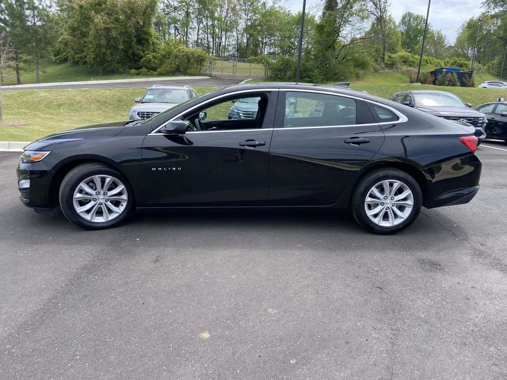 Used 2025 Black Chevrolet LT image 6