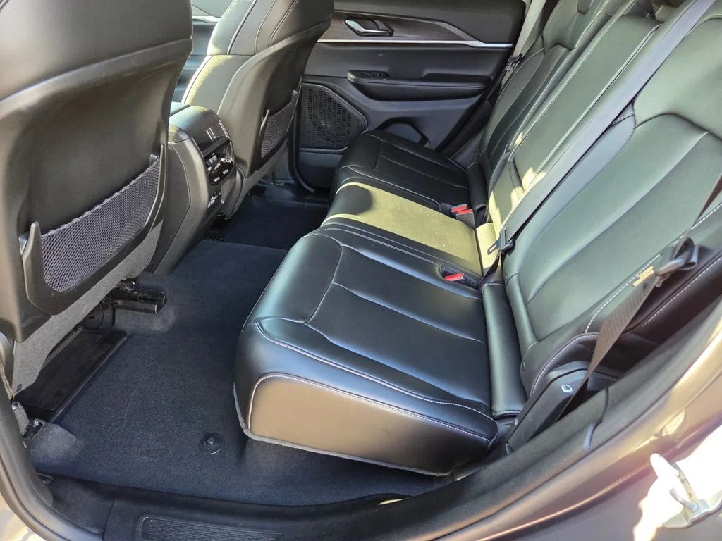 Used 2025 Gray Jeep Limited image 15