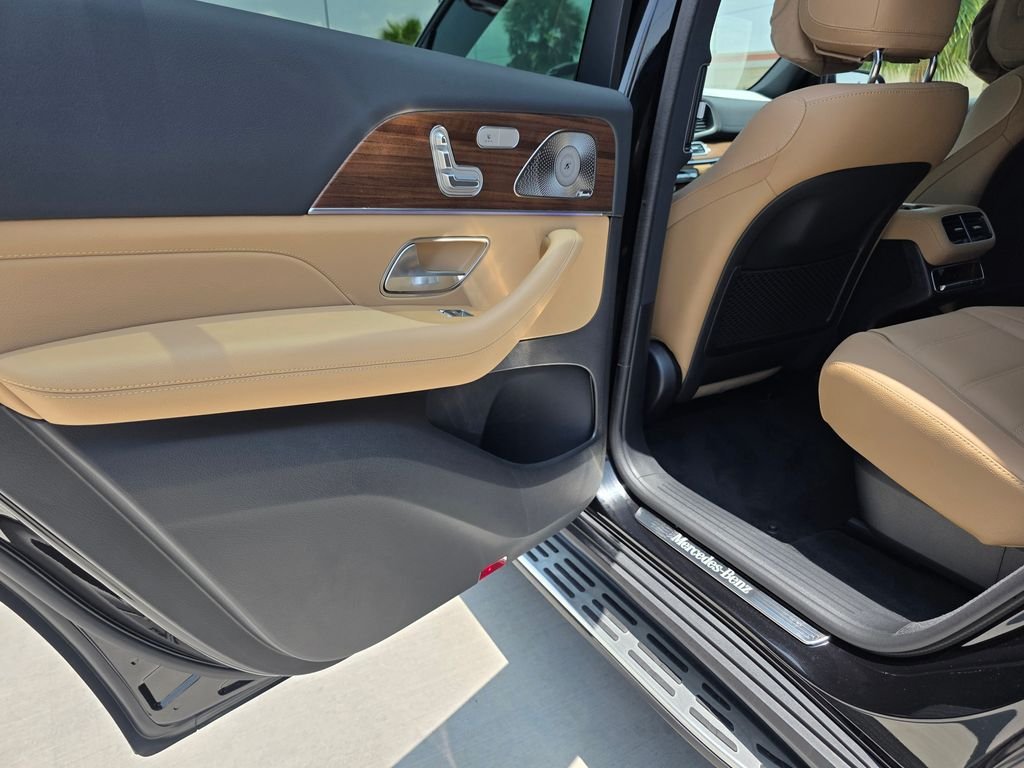 New 2026 Obsidian Black Metallic Mercedes-Benz GLS 580 image 12