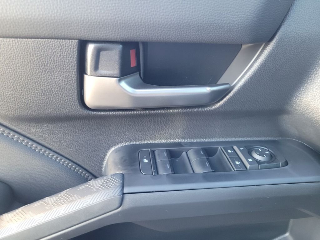 2025 Toyota Tacoma Limited - Photo 26