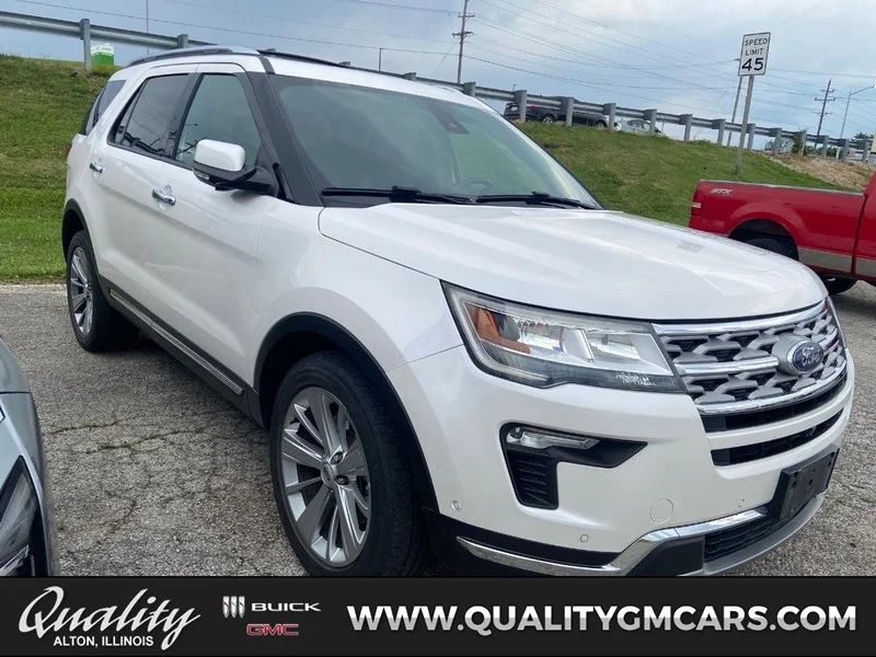 Used 2018 White Ford Limited image 1