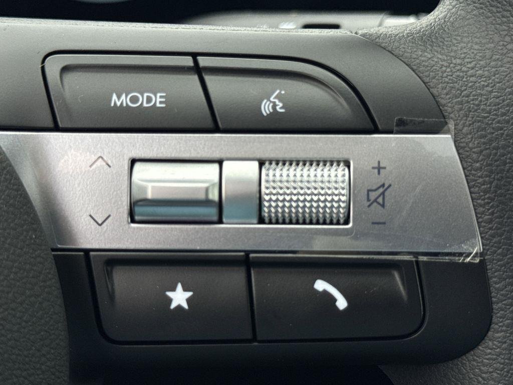New 2026 White Hyundai SEL Activity FWD image 25