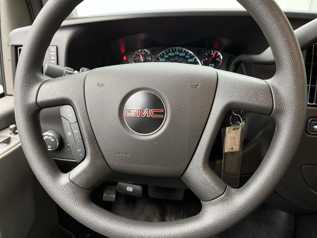 2025 GMC Savana Cargo Work Van - Photo 11