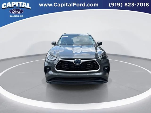 Used 2024 Gray Toyota XLE image 3