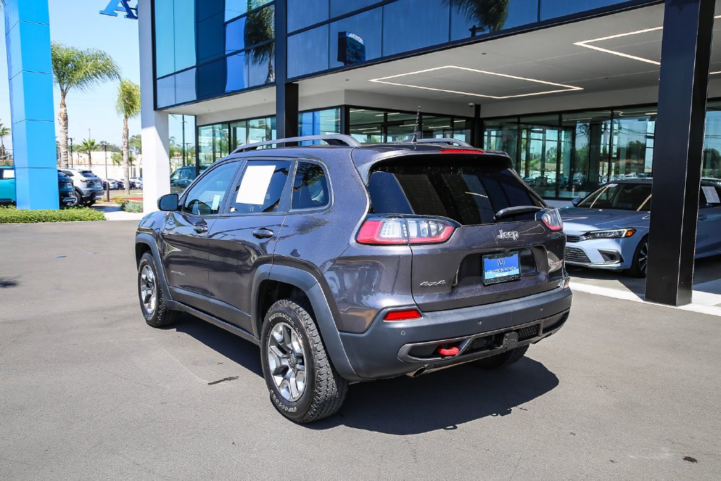 Used 2019 Crystal Metallic Jeep Trailhawk image 4