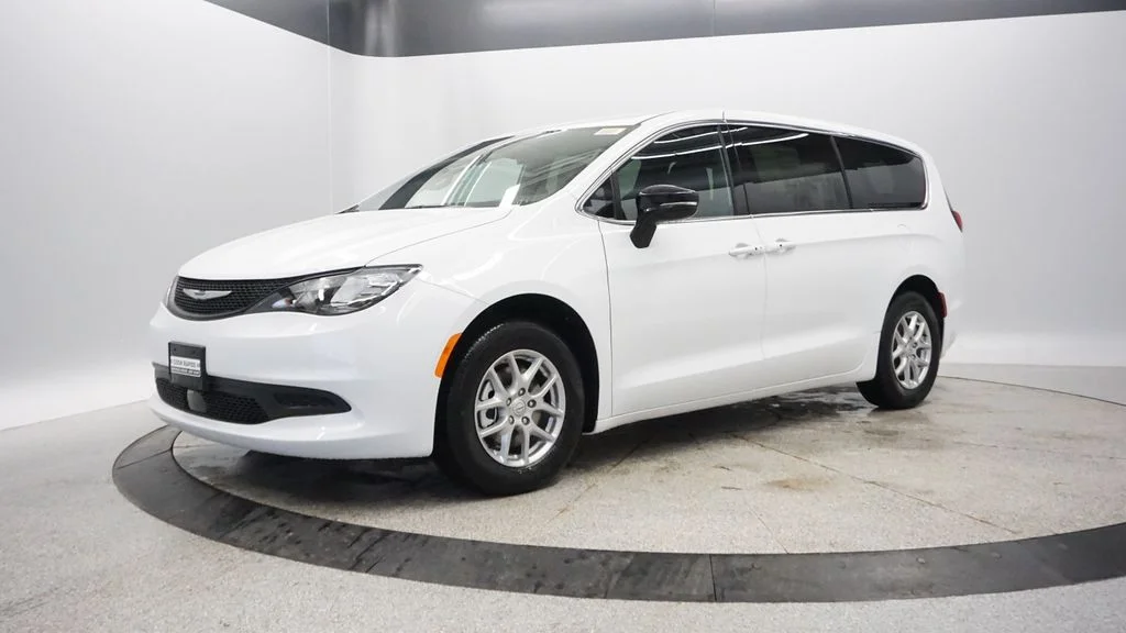 New 2026 Bright White Clear-Coat Exterior Paint Chrysler LX image 2