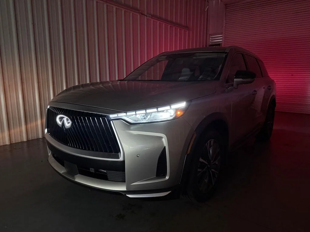 New 2027 WARM TITANIUM INFINITI Luxe FWD image 9