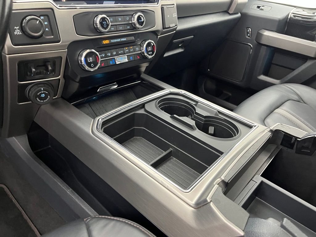 Used 2022 White Metallic Ford Platinum Lifted Truck image 27