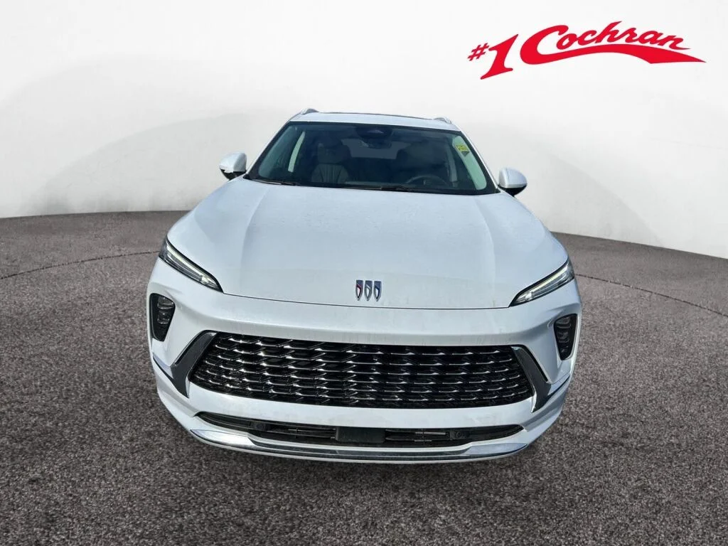 New 2026 Iridescent White Tricoat Buick Avenir image 2