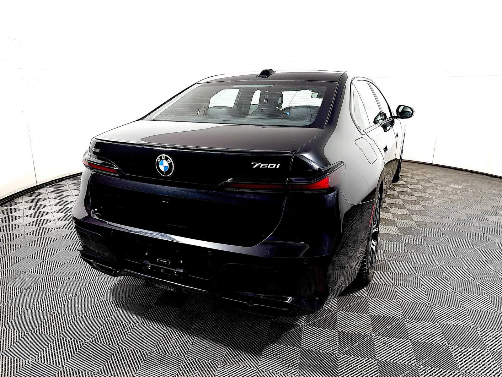 Certified Used 2025 Black Sapphire Metallic BMW 760i xDrive image 6
