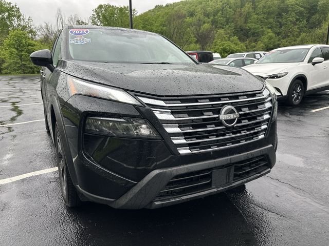 2025 Nissan Rogue SV - Photo 11