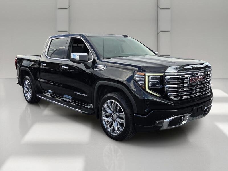 Used 2022 Onyx Black GMC 4WD CREW CAB 147" DENALI image 7