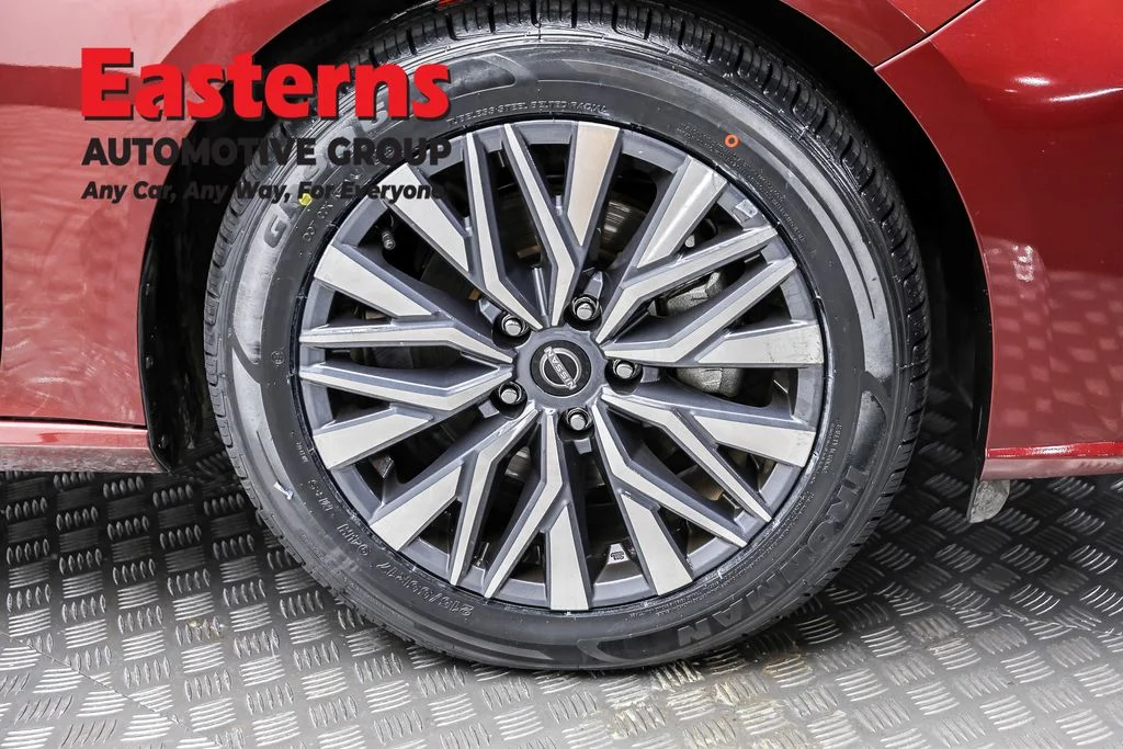 Used 2025 Red Nissan 2.5 SV image 28