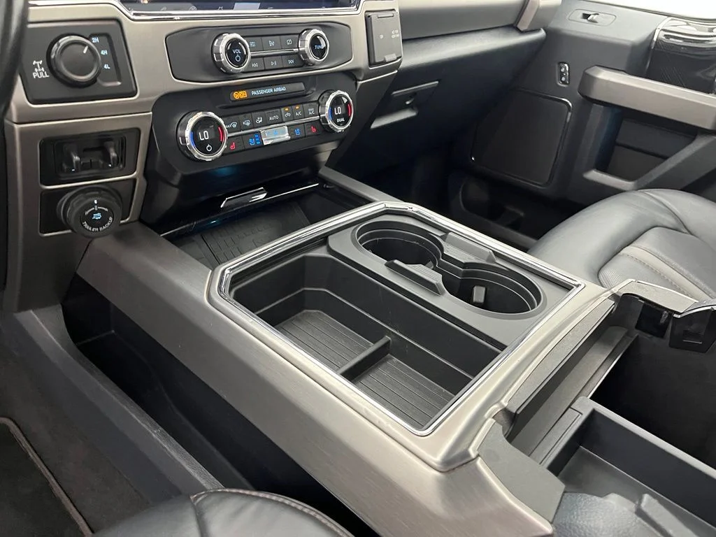 Used 2022 White Ford Platinum Lifted Truck image 27