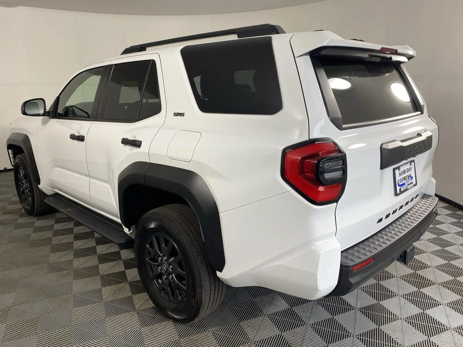 Used 2025 Ice Cap Toyota SR5 image 12