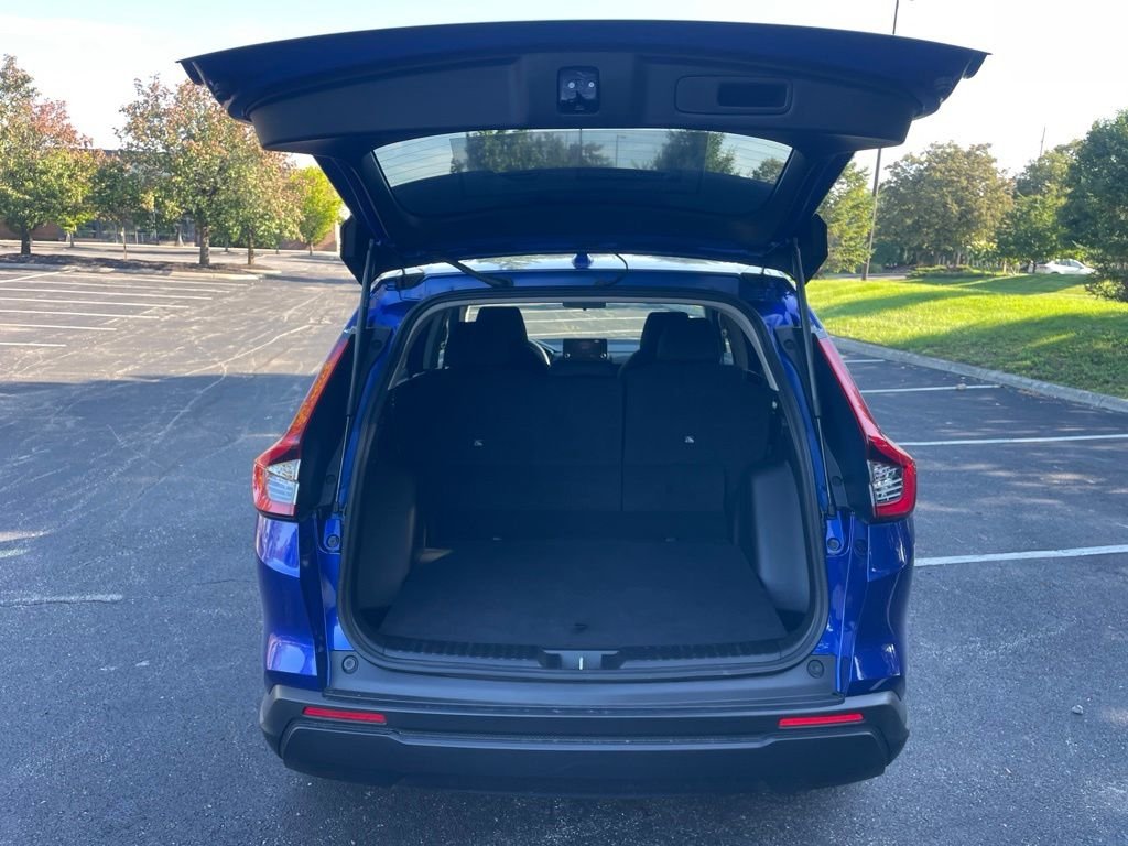 2025 Honda CR-V LX - Photo 25