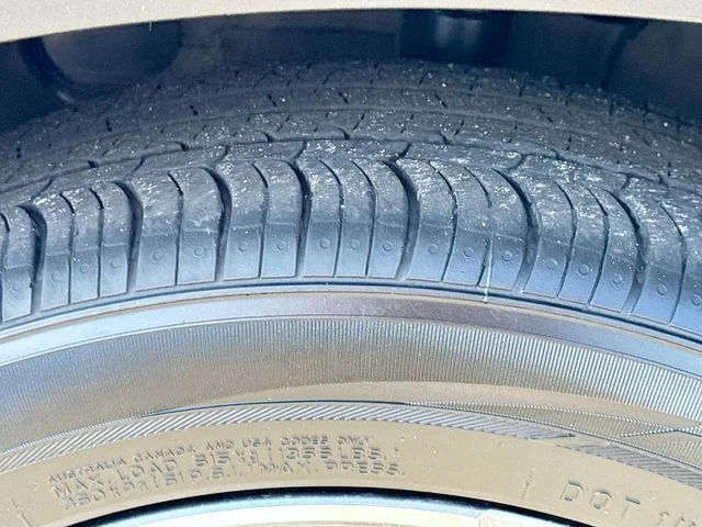 Used 2025 Gray Hyundai SEL image 31