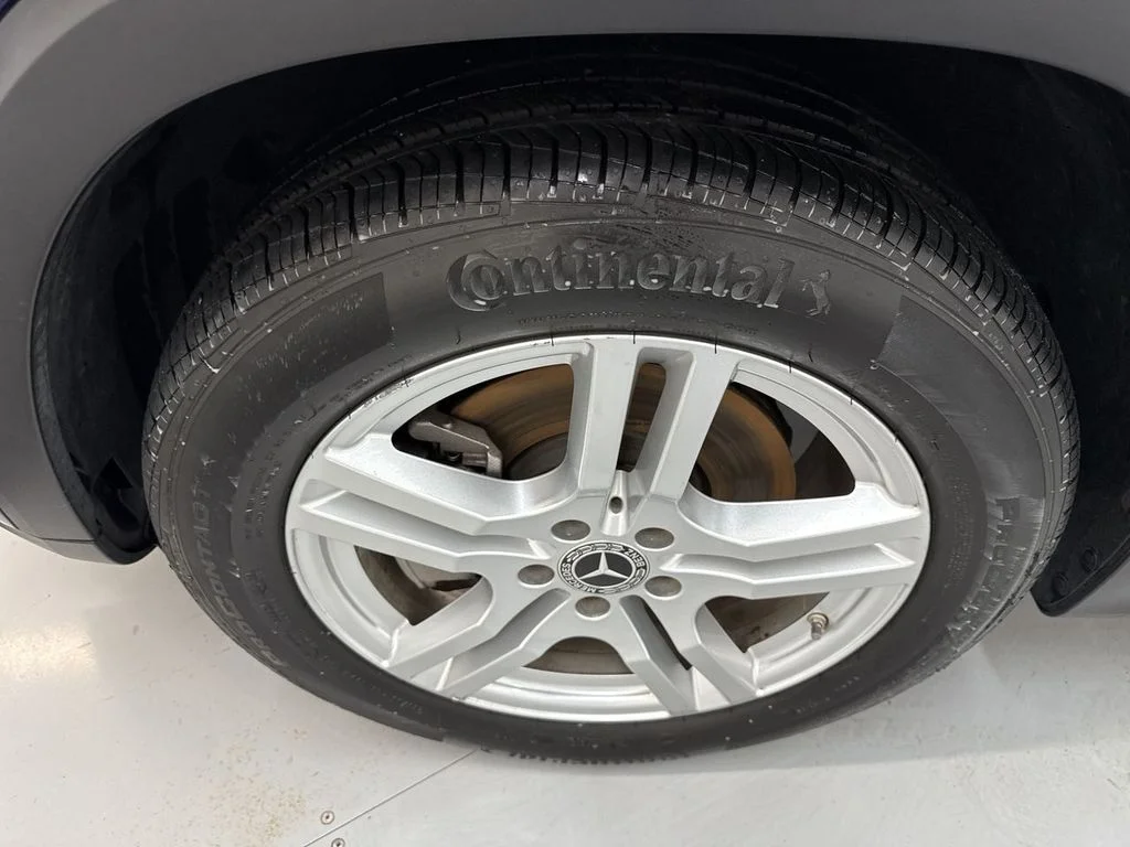 Used 2021  Mercedes-Benz GLB 250 image 33