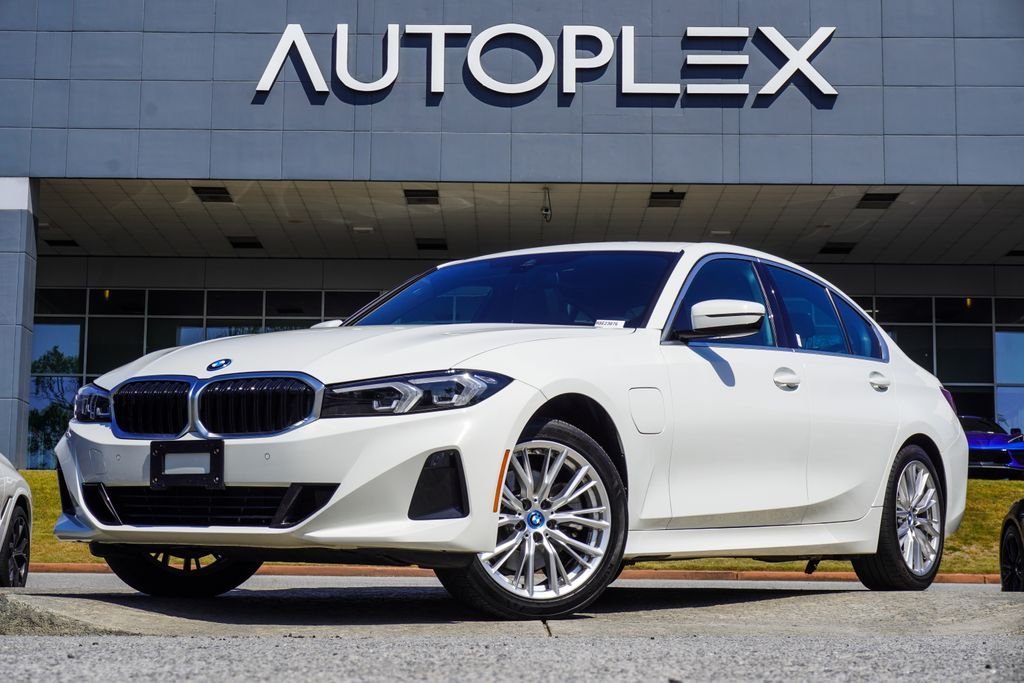 2024 BMW 3 Series 330e xDrive Sedan's photo