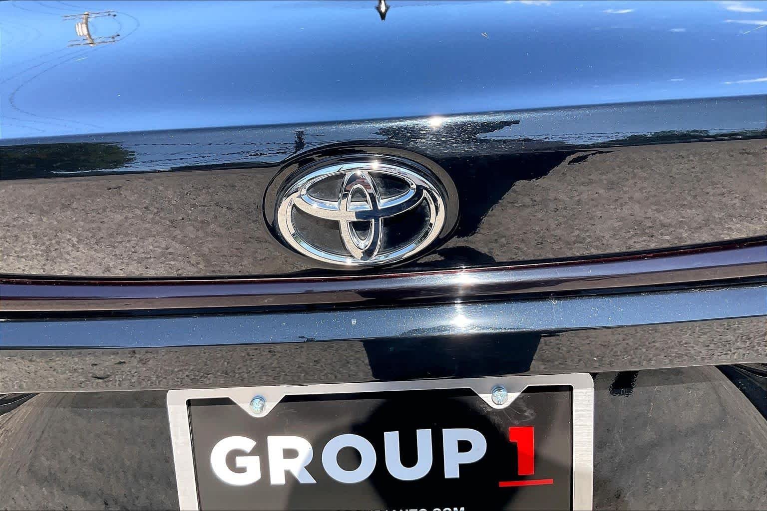 Used 2025 Midnight Black Metallic Toyota LE image 27