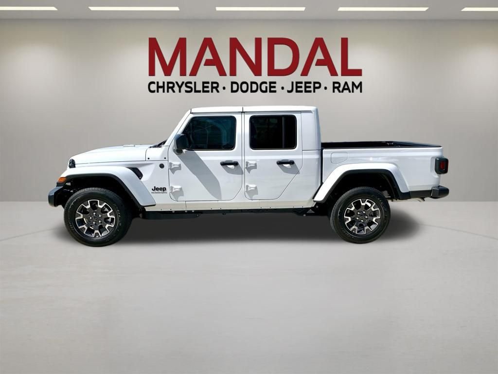 Used 2026 White Jeep Sahara image 9