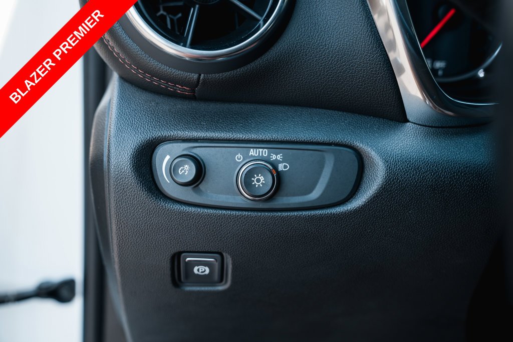 Used 2019 Summit White Chevrolet Premier image 14