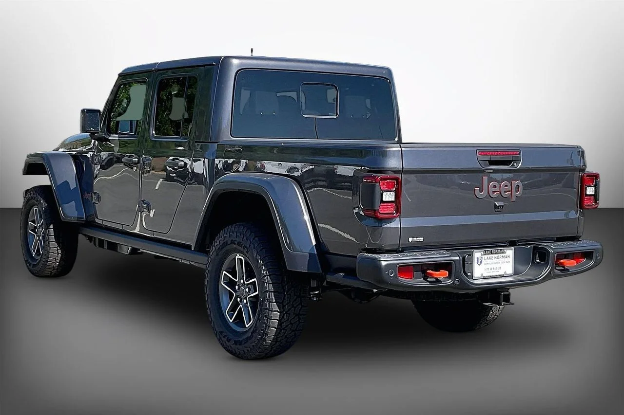 New 2026 Granite Crystal Metallic Clearcoat Jeep Mojave X image 6