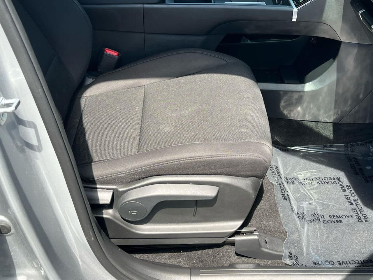 New 2026 Shimmering Silver Hyundai SE image 18