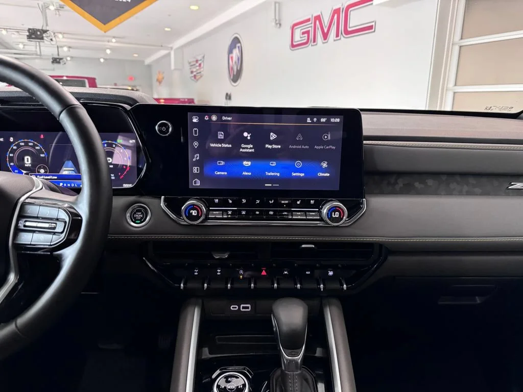 2025 Chevrolet Colorado ZR2 - Photo 16