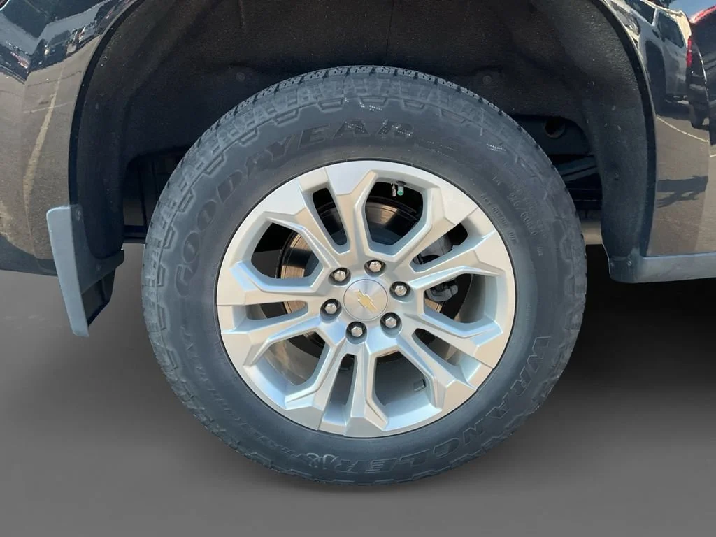 Used 2023 BLACK Chevrolet LTZ image 9