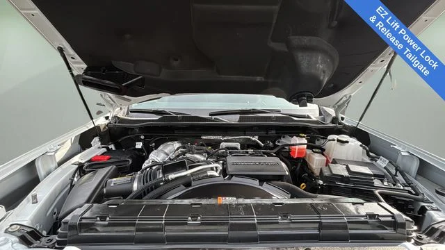 Used 2025 White Chevrolet LT image 35