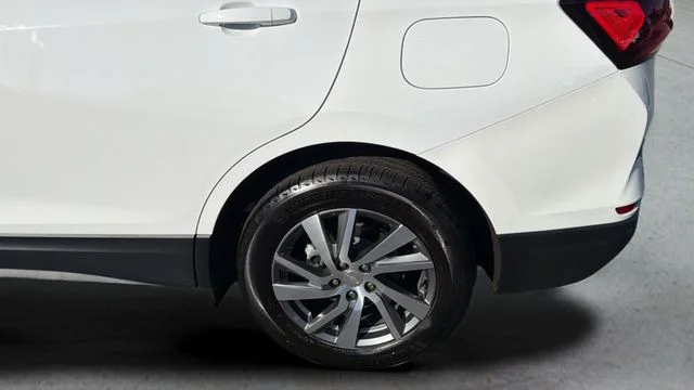 Used 2022 White Chevrolet LT image 36
