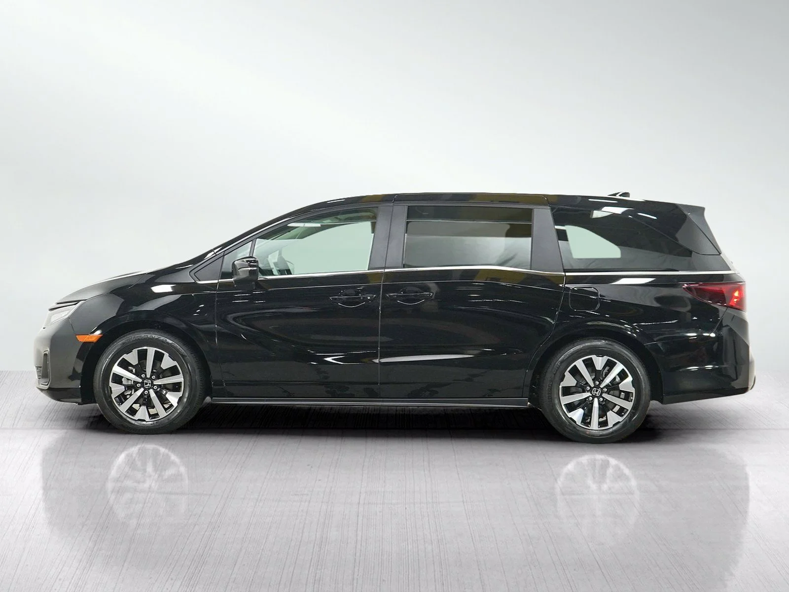 Used 2026 Honda Odyssey EX-L with VIN 5FNRL6H64TB030635 for sale in Burnsville, Minnesota