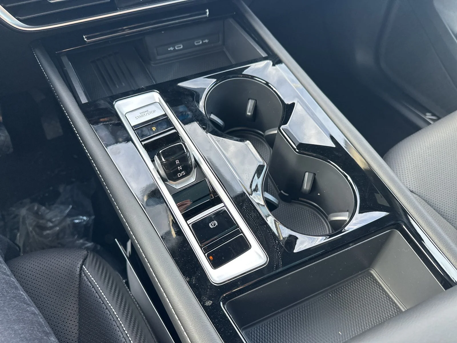 New 2026 Black Volkswagen 2.0T SE w/Technology image 58