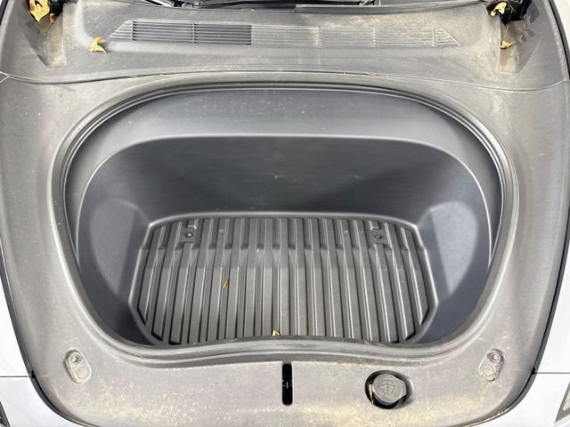 Used 2025  Tesla Long Range image 30