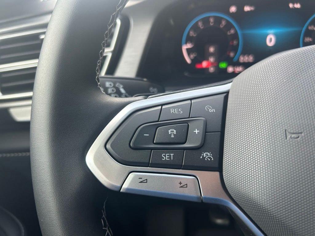 New 2026 White/off-white Volkswagen 2.0T SE image 20