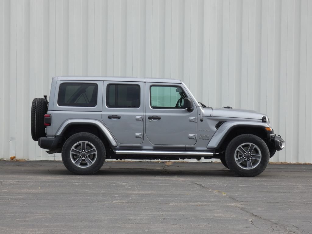 Used 2020 Jeep Wrangler Unlimited Sahara with VIN 1C4HJXENXLW197712 for sale in Kansas City