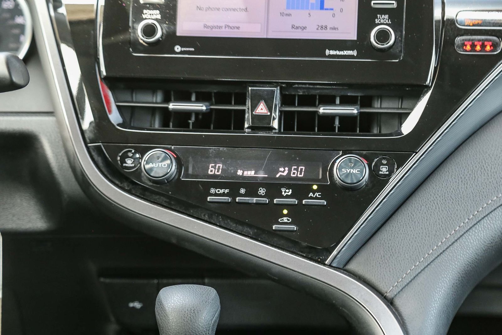 2024 Toyota Camry LE - Photo 15