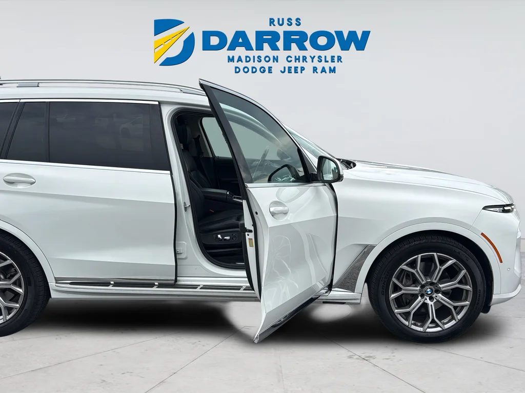 Used 2026 White BMW xDrive40i image 36