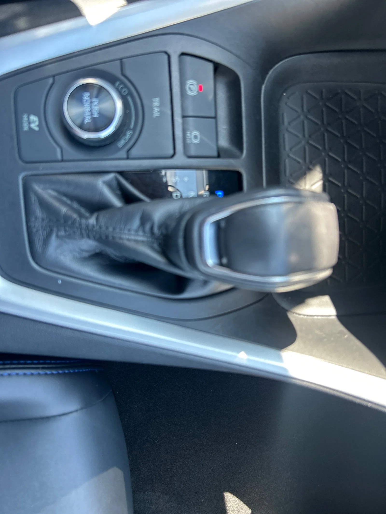 Used 2022 WHITE Toyota Hybrid XSE image 20