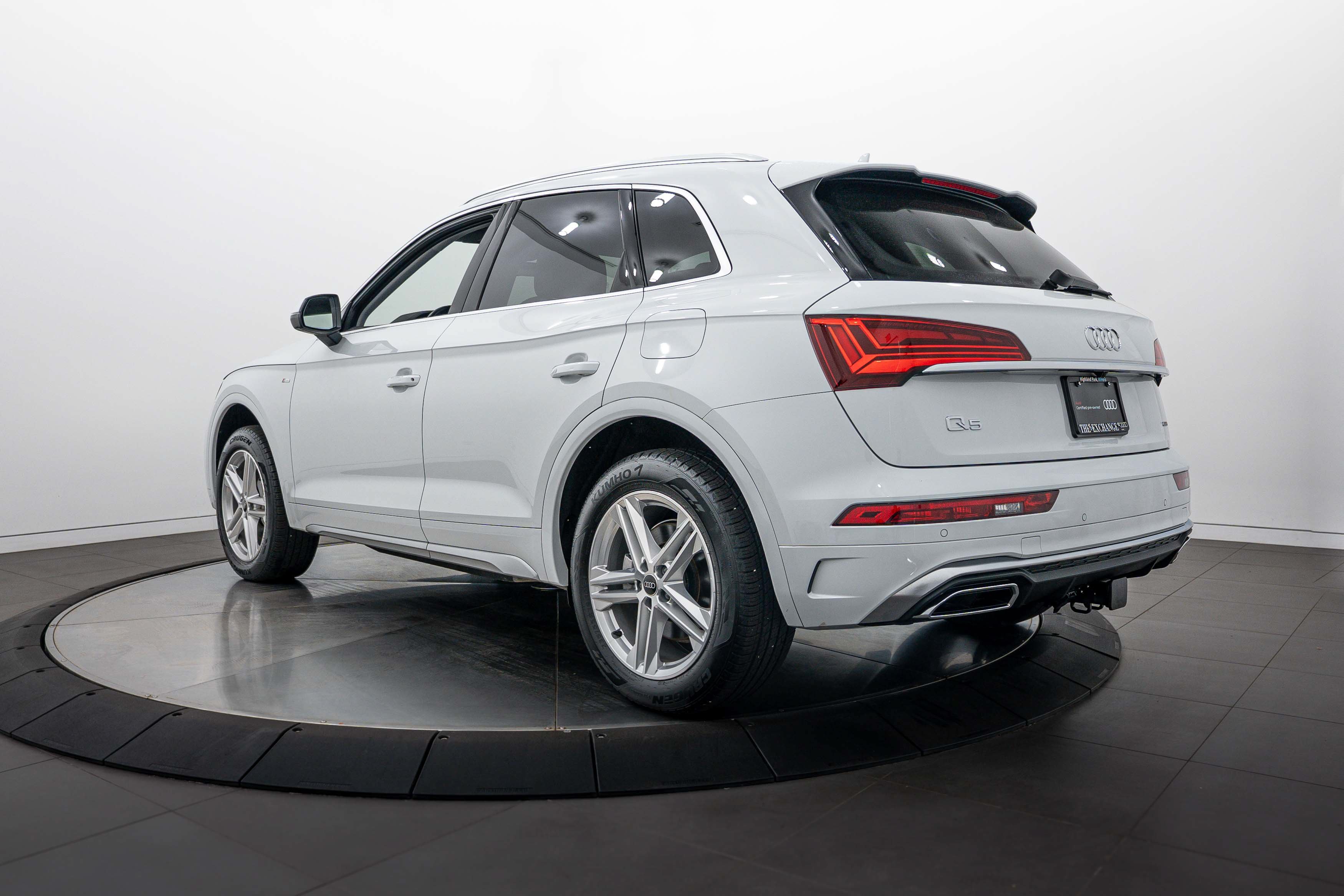 Certified Used 2025 Glacier White Metallic Audi S line Premium Plus image 5