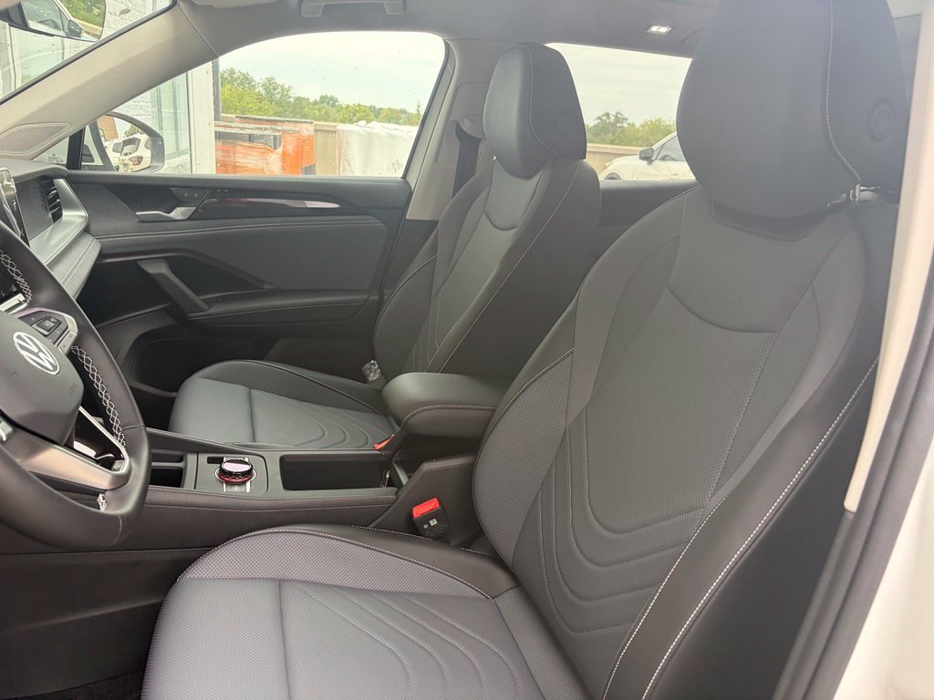New 2026 Pure White Volkswagen SE image 16