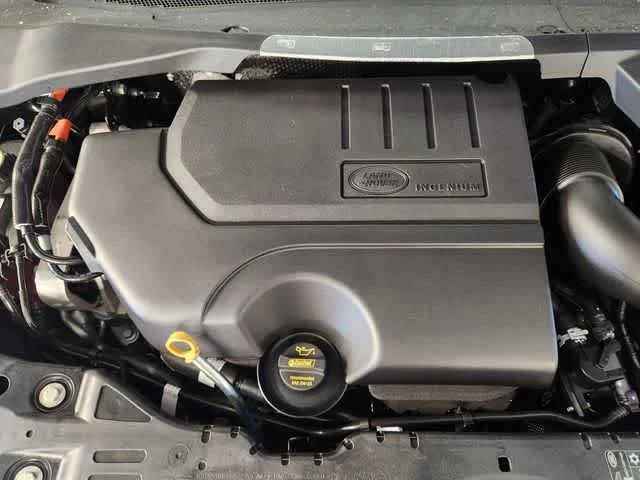 New 2026 Santorini Black Metallic Land Rover Core S image 31