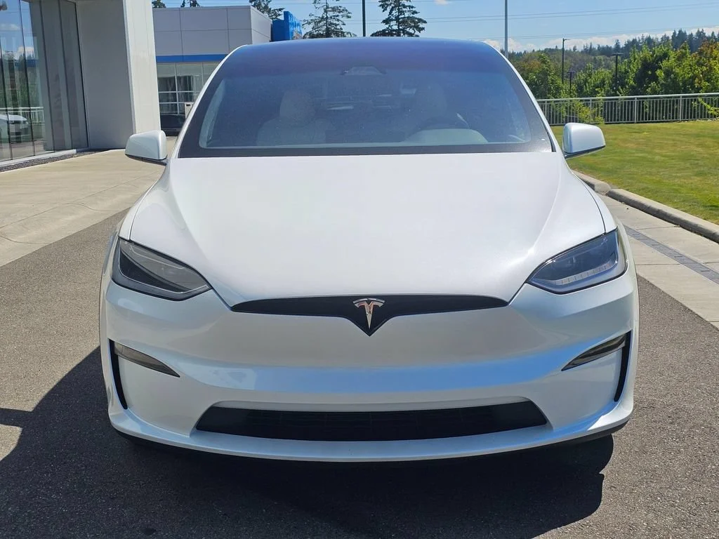 Used 2024  Tesla AWD image 8