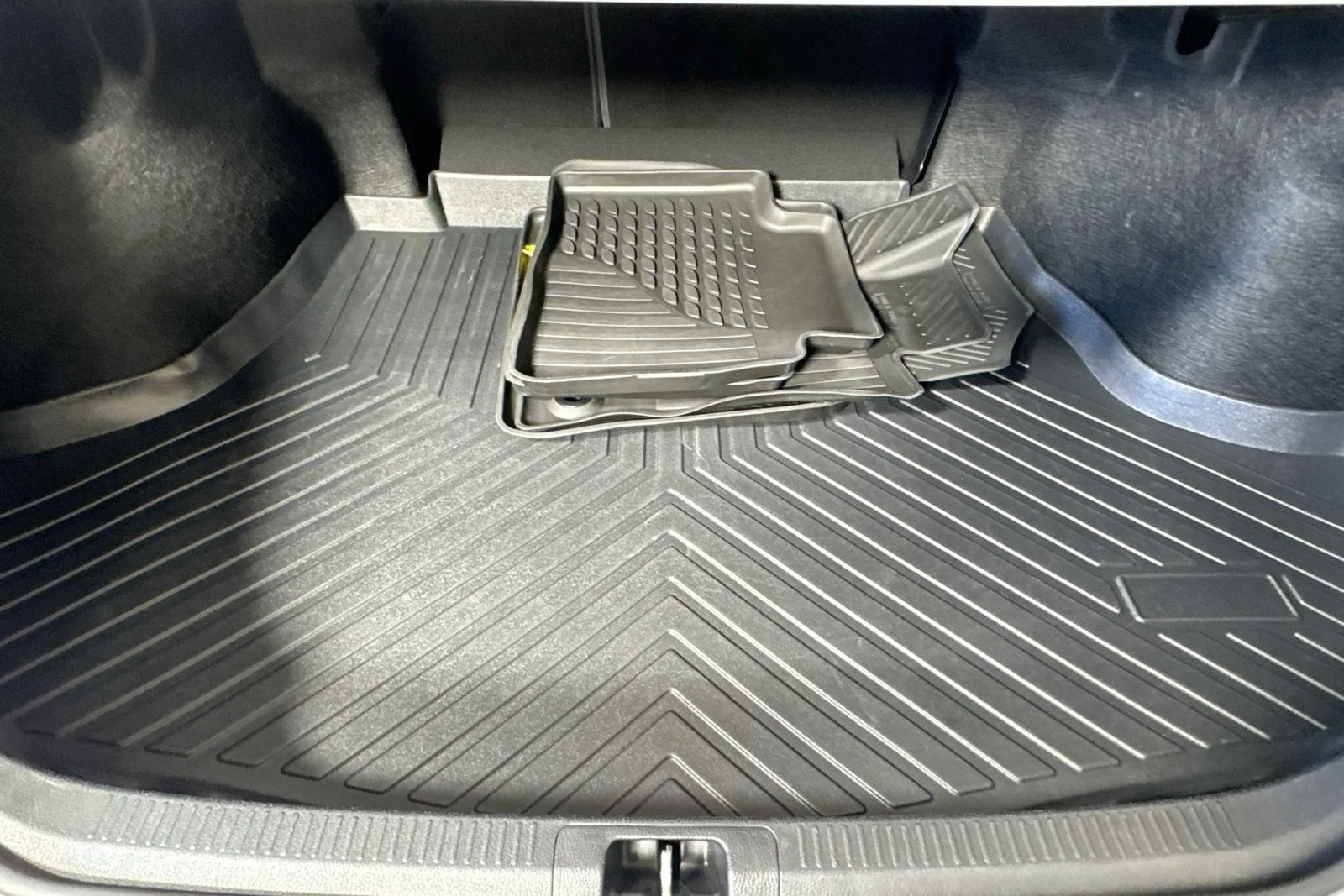 Used 2019 Black Toyota LE image 23
