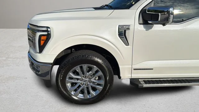 Used 2024 White Ford Lariat image 34