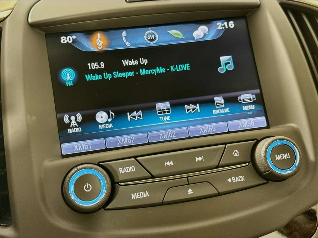Used 2016 White Buick Base image 17