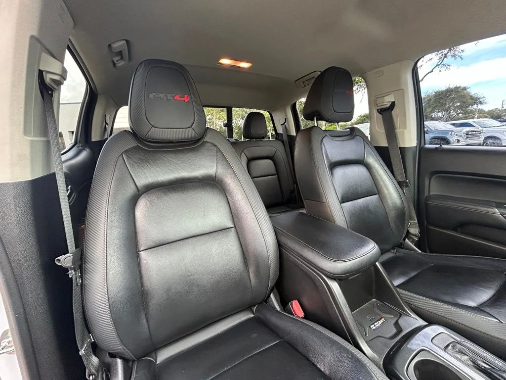 Used 2021 Summit White GMC AT4 w/Leather image 30