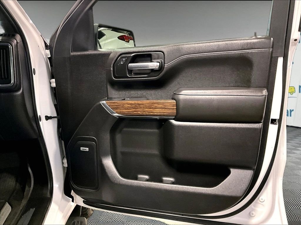 Used 2019 White Chevrolet High Country image 12