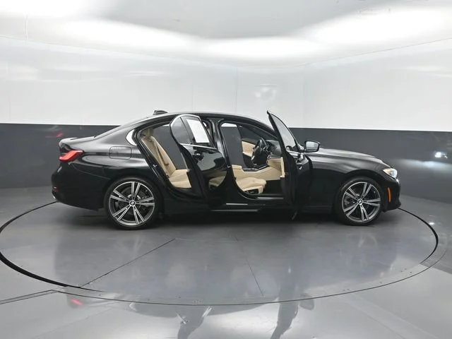 Used 2022 Black BMW 330i image 31